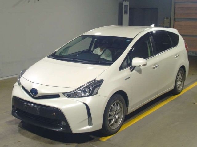 412 Toyota Prius alpha ZVW41W 2019 г. (TAA Yokohama)